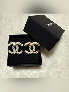 CC TWIST Soft White Enamel Interlocking Monogram Earrings